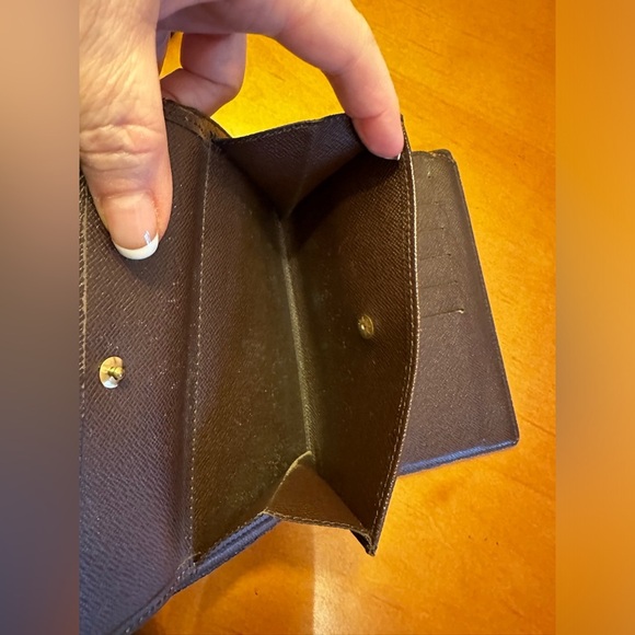 Louis Vuitton Vintage Damier Medium Compact Wallet. VGUC. - Picture 5 of 13